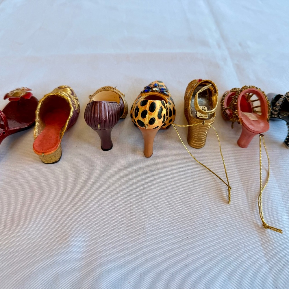 Seven Christmas Ornaments High Heels Miniature Figurines Shoe Collection - Picture 8 of 9